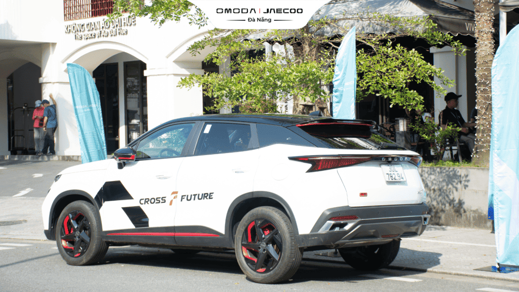 Omoda-c5-flagship