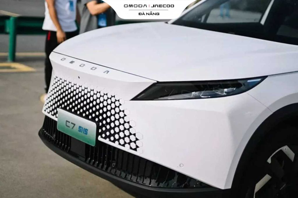 Mặt trước Omoda C7